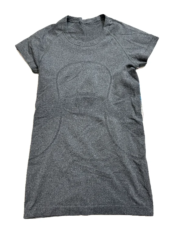 Athletic Top Short Sleeve By Lululemon In Grey, Size: S Confident Men's High