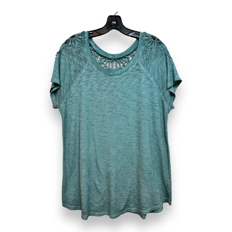 Top Short Sleeve By Torrid In Aqua, Size: L Refined Men's European